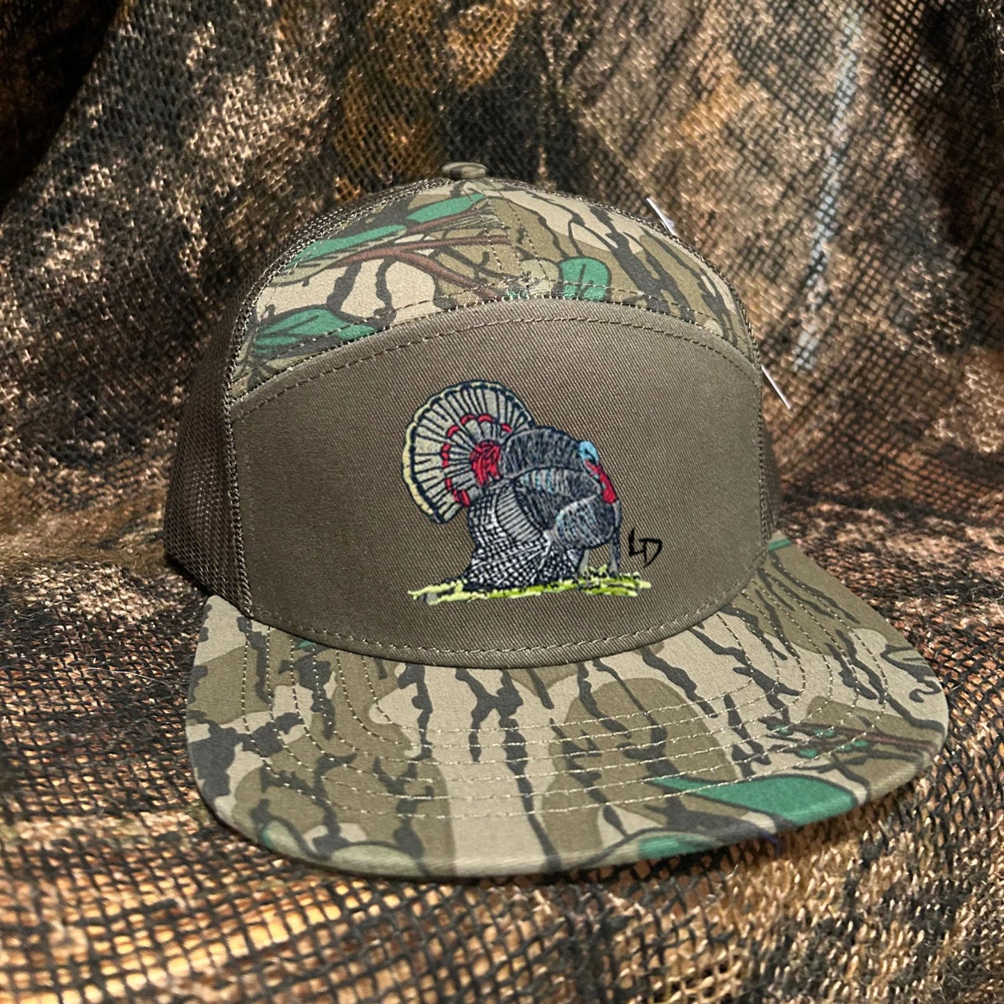 Big Tom — 7 Pannel Mossy Oak Green Leaf Camo